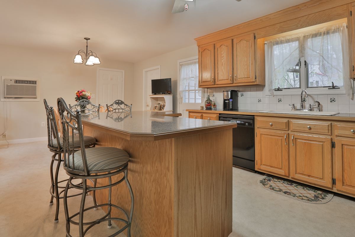 36 Simpson Road Pelham, NH 03076 - Photo 10 of 35