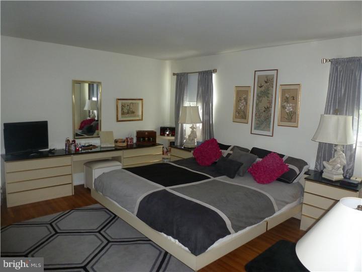 188 Canterbury Road Mount Laurel, NJ 08054 - Photo 13 of 25 Master Bedroom