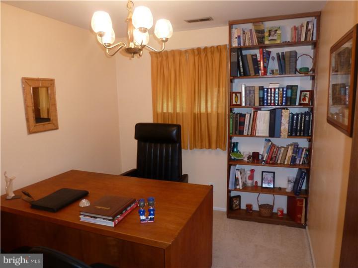 188 Canterbury Road Mount Laurel, NJ 08054 - Photo 19 of 25 Office / Study