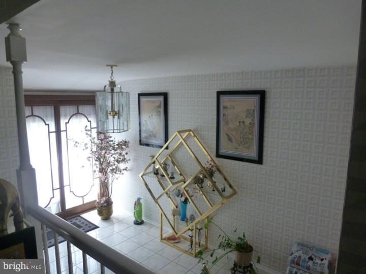 188 Canterbury Road Mount Laurel, NJ 08054 - Photo 3 of 25 Foyer
