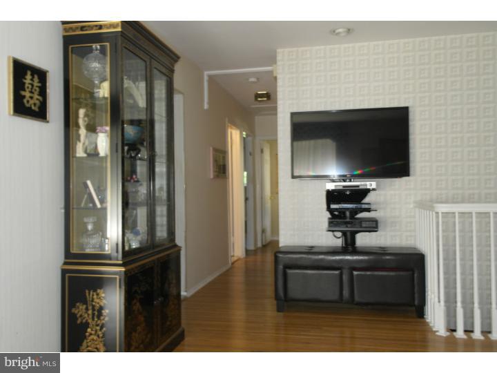 188 Canterbury Road Mount Laurel, NJ 08054 - Photo 10 of 25 Hallway