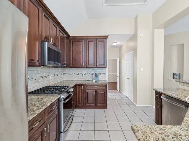 $2,500 | 3319 Shadowbark Drive, Houston, TX 77082