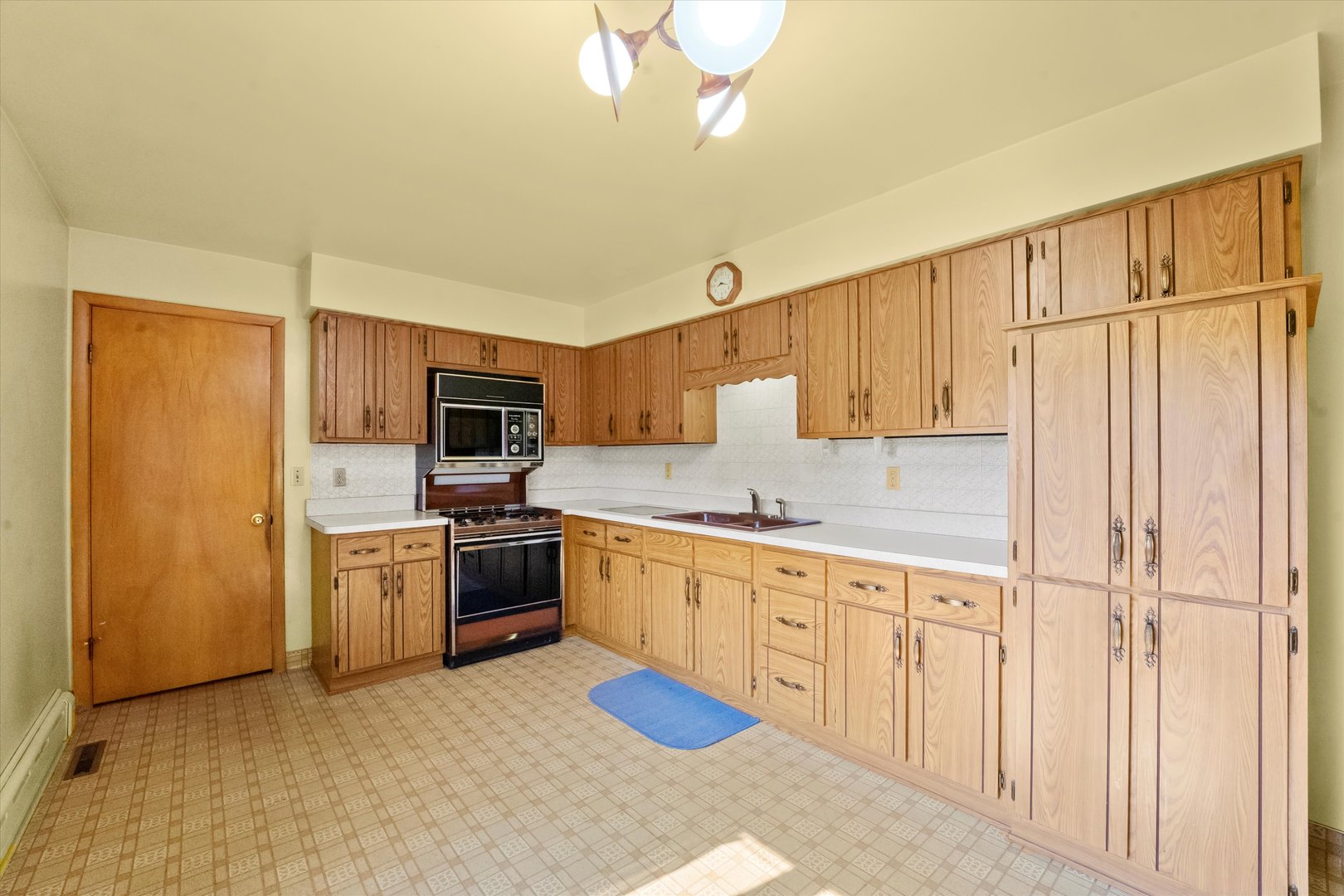 222 Roberts Road New Lenox, IL 60451 - Photo 6 of 24 a kitchen with stainless steel appliances granite countertop a refrigerator a stove top oven a sink and dishwasher