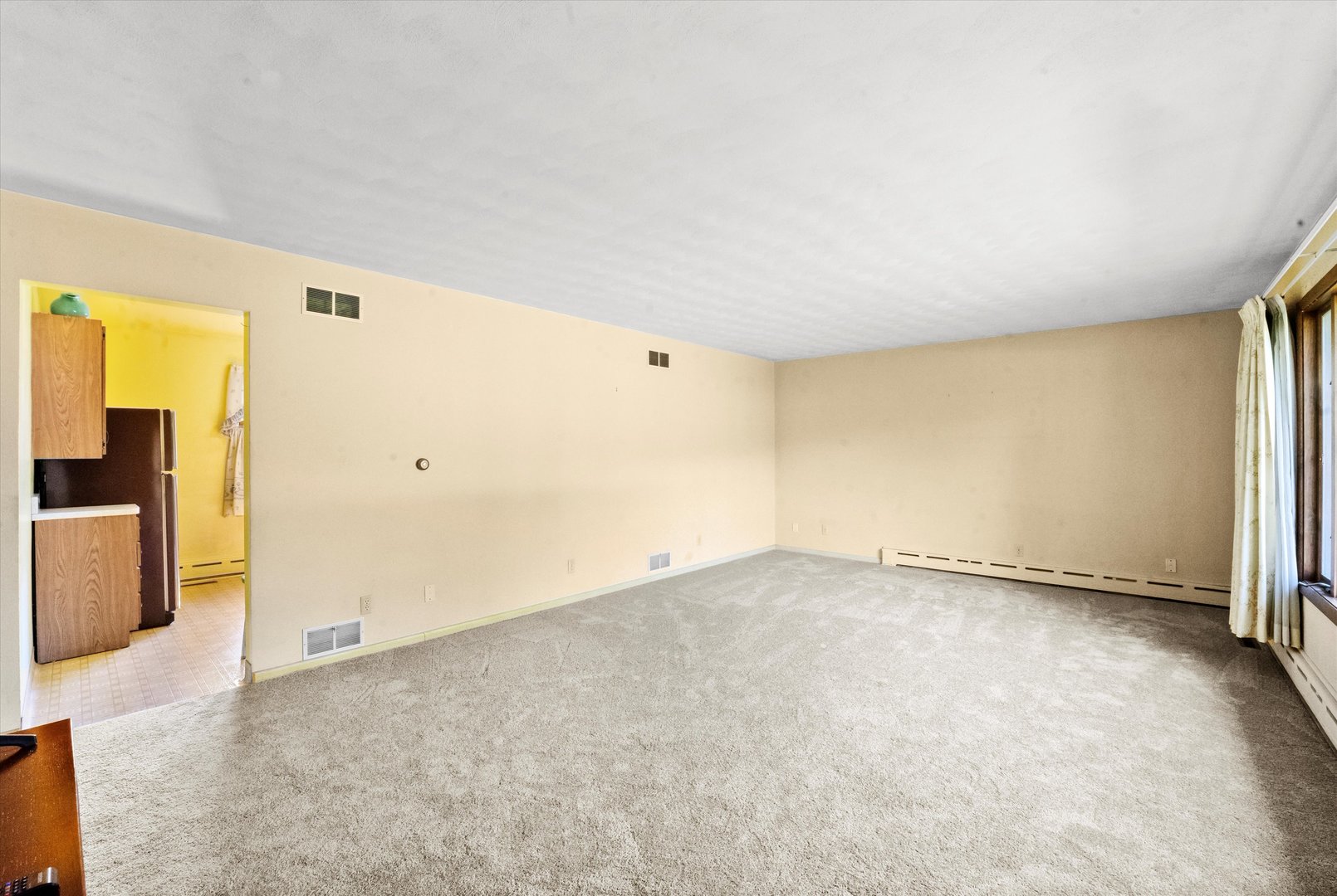 222 Roberts Road New Lenox, IL 60451 - Photo 8 of 24 a view of an empty room