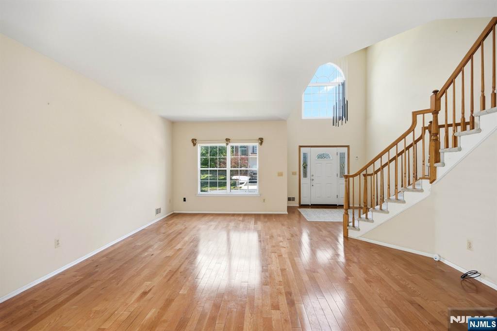 19 Colmart Way Bridgewater, NJ 08807 - Photo 5 of 44