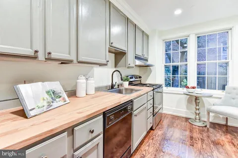 $4,495 | 106 7th Street Southeast, Washington, DC 20003