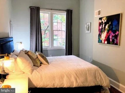 $4,495 | 106 7th Street Southeast, Washington, DC 20003