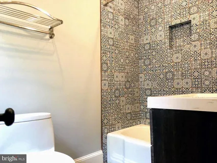 $4,495 | 106 7th Street Southeast, Washington, DC 20003