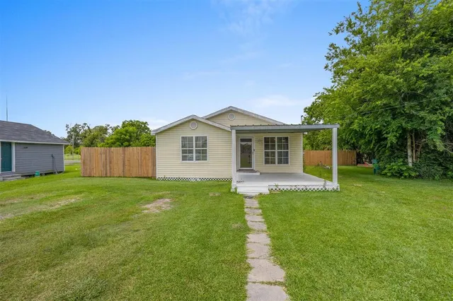 $1,200 | 1515 Picard Road, Sulphur, LA 70663