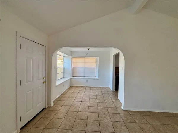 a view of empty room with window