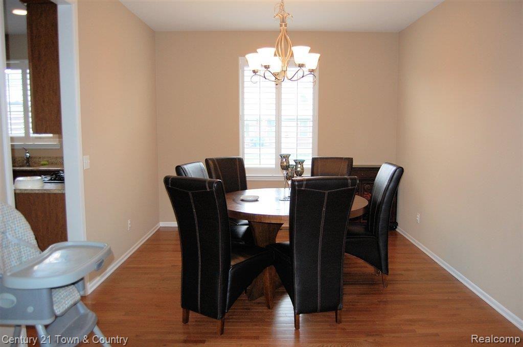 3675 Connors Drive Rochester, MI 48307 - Photo 6 of 25 Dining Room