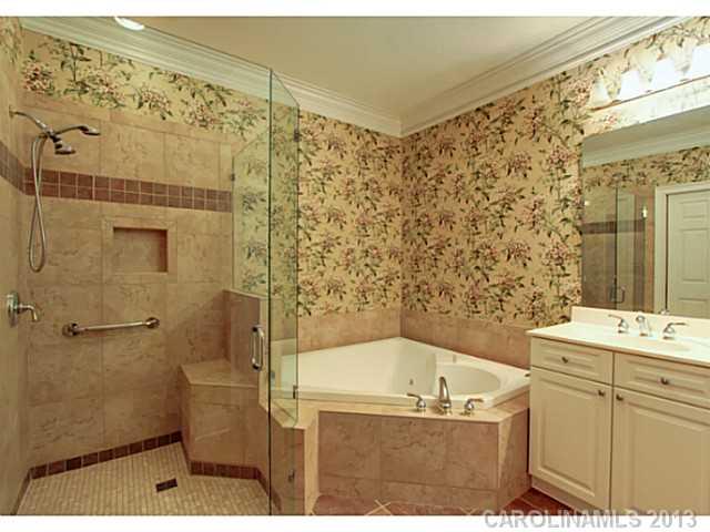 950 Queens Road, Unit 950 Charlotte, NC 28207 - Photo 13 of 16 Gallery Image 13