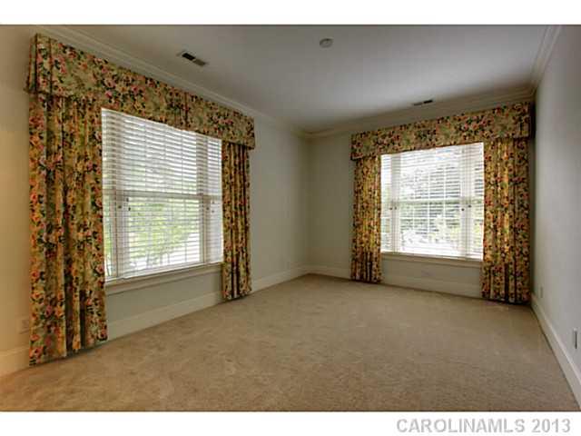 950 Queens Road, Unit 950 Charlotte, NC 28207 - Photo 14 of 16 Gallery Image 14