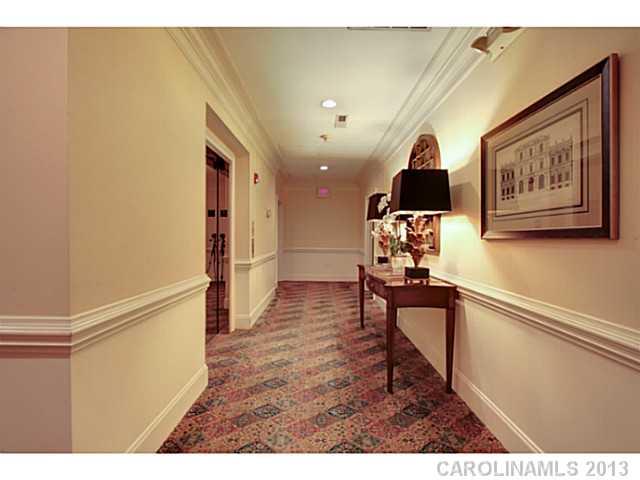 950 Queens Road, Unit 950 Charlotte, NC 28207 - Photo 3 of 16 Gallery Image 3