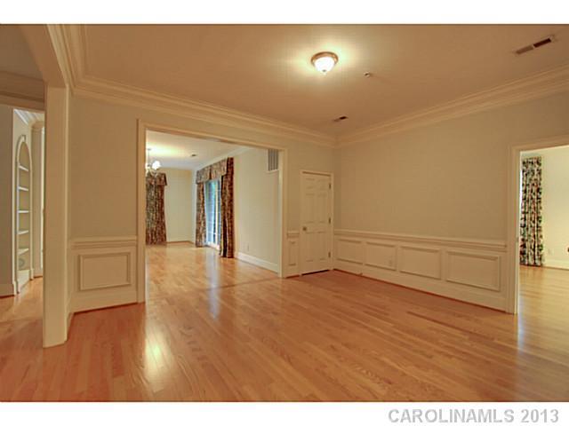 950 Queens Road, Unit 950 Charlotte, NC 28207 - Photo 6 of 16 Gallery Image 6