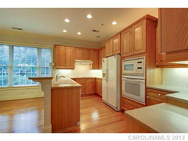 950 Queens Road, Unit 950 Charlotte, NC 28207 - Photo 8 of 16 Gallery Image 8