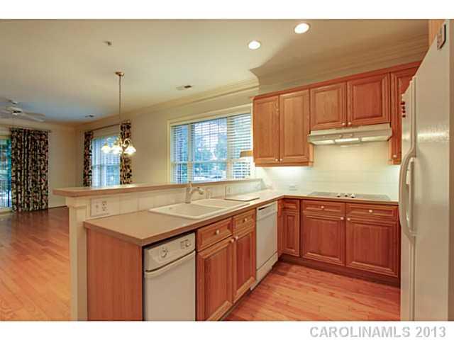 950 Queens Road, Unit 950 Charlotte, NC 28207 - Photo 9 of 16 Gallery Image 9