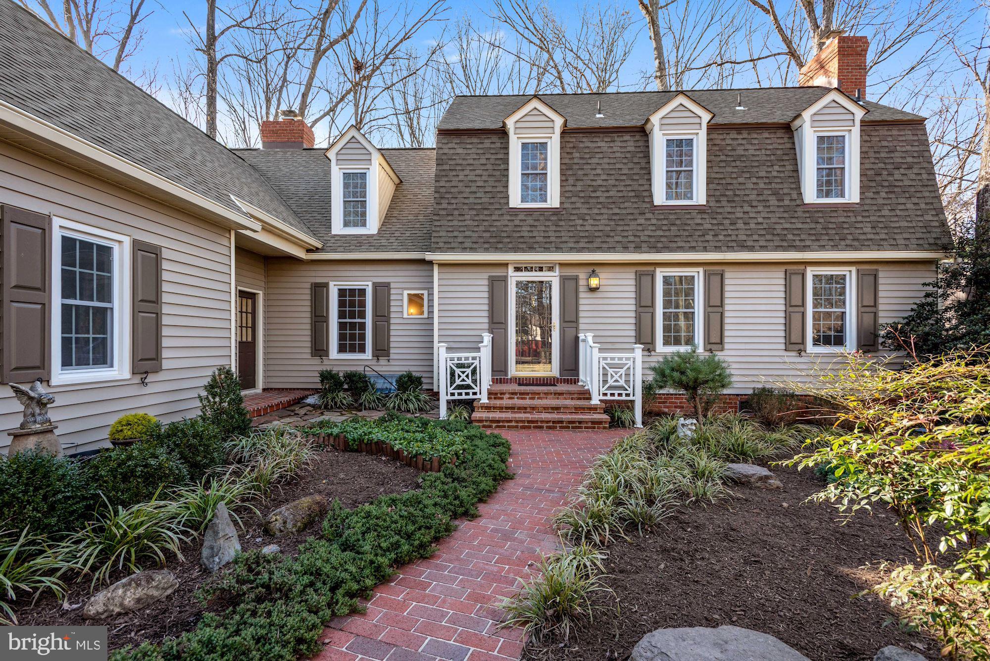 2272 Crows Nest Lane Reston, VA 20191 - Photo 2 of 36 Gallery Image 2