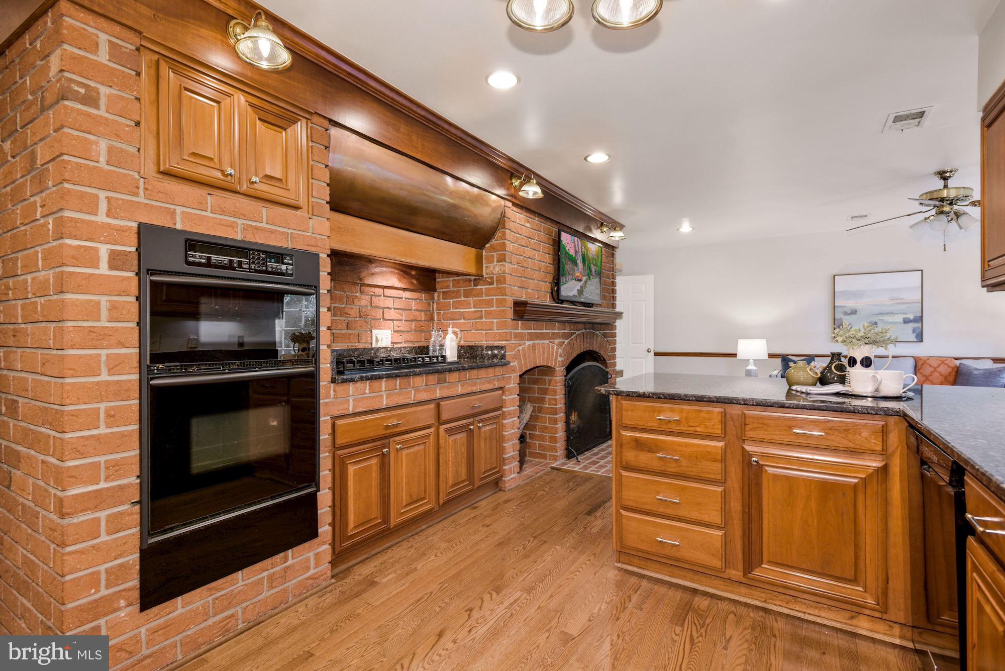 2272 Crows Nest Lane Reston, VA 20191 - Photo 6 of 36 Gallery Image 6