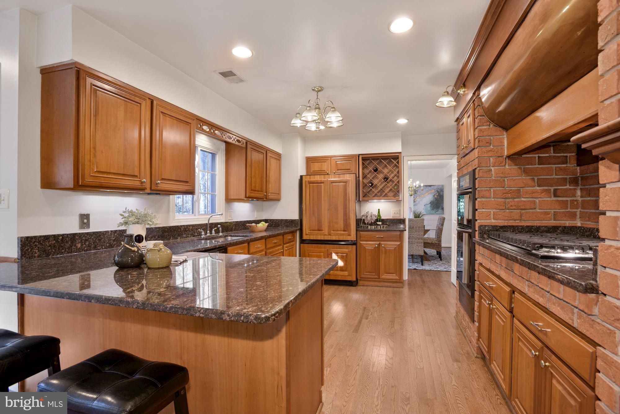2272 Crows Nest Lane Reston, VA 20191 - Photo 8 of 36 Gallery Image 8