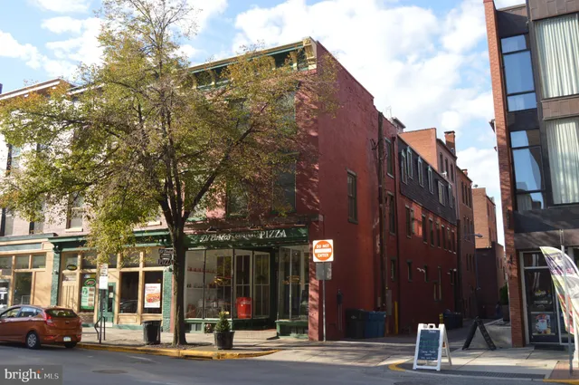 $1,725 | 22 North George Street, Unit 1, York, PA 17401