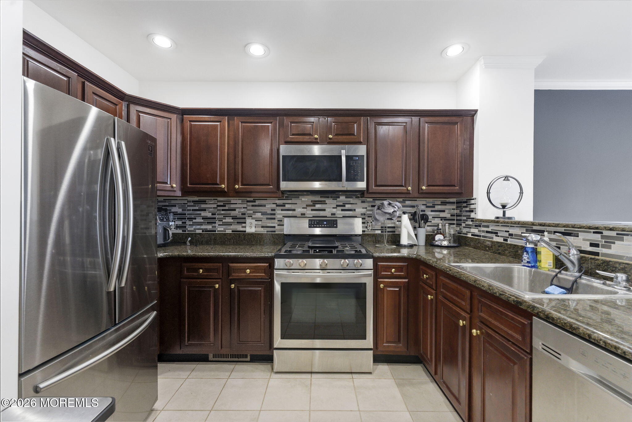 324 The Promenade Edgewater, NJ 07020 - Photo 11 of 48 10-web-or-mls-DSC08890