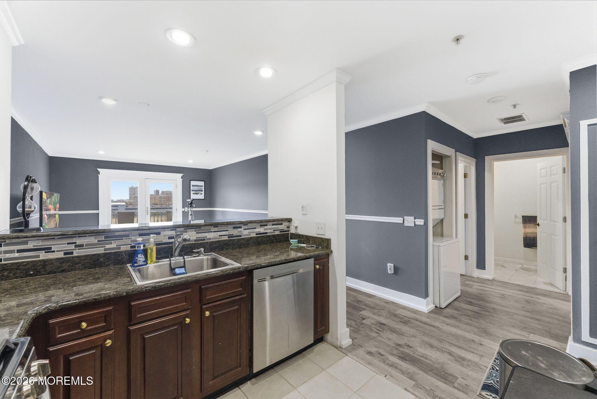 324 The Promenade Edgewater, NJ 07020 - Photo 12 of 48 11-web-or-mls-DSC08895