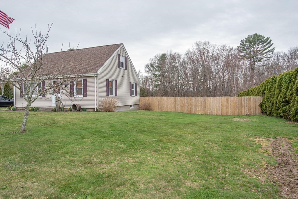 106 Davis Road Westport, MA 02790 - Photo 2 of 41 Gallery Image 2
