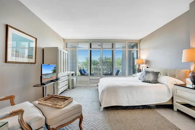 $630,000 | 2295 South Ocean Boulevard, Unit 505, Palm Beach, FL 33480