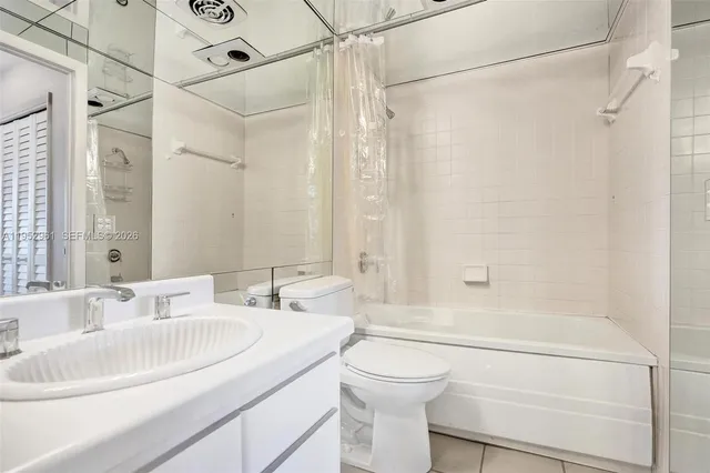 $630,000 | 2295 South Ocean Boulevard, Unit 505, Palm Beach, FL 33480