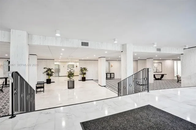 $630,000 | 2295 South Ocean Boulevard, Unit 505, Palm Beach, FL 33480