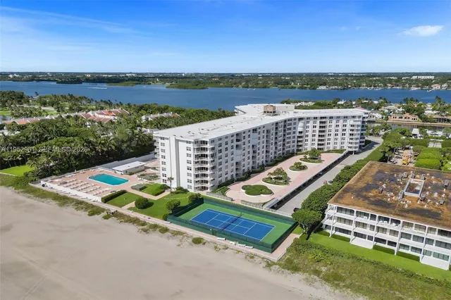 $630,000 | 2295 South Ocean Boulevard, Unit 505, Palm Beach, FL 33480