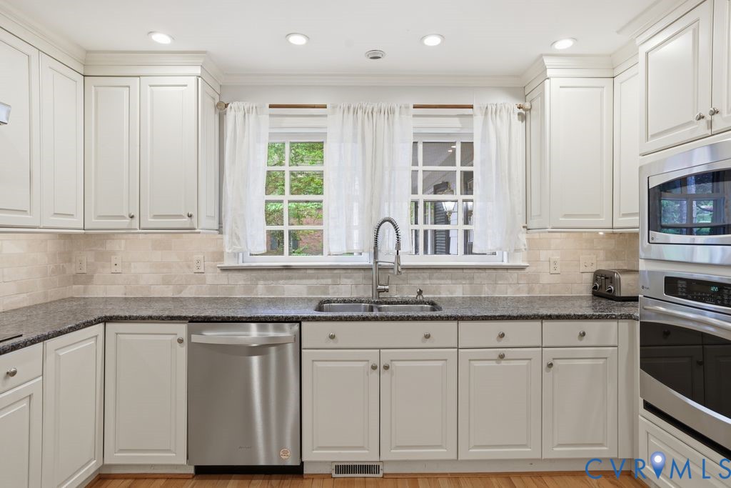 2720 Kenbury Road Richmond, VA 23225 - Photo 14 of 63