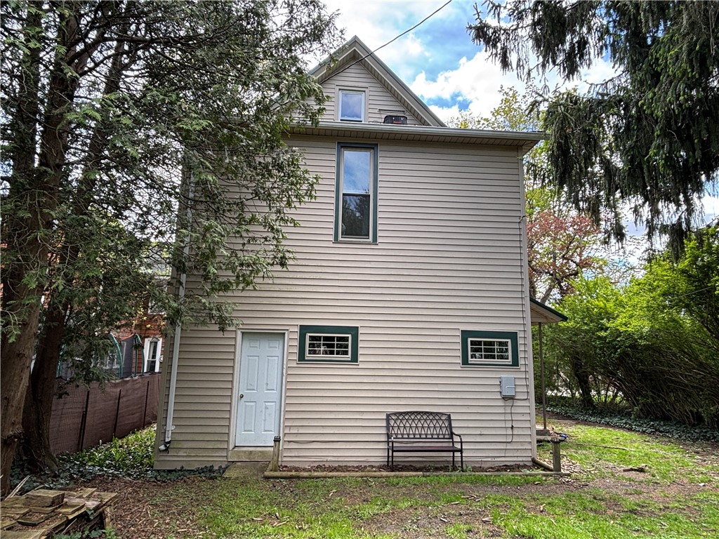 211 Biddle Street Kane, PA 16735 - Photo 3 of 24