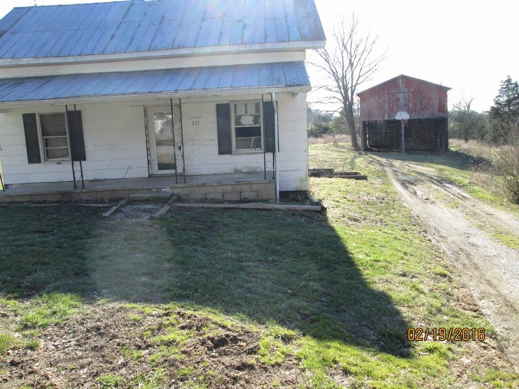 237 Washington College Station Road Limestone, TN 37681 - Photo 3 of 11 RIGHT SIDE
