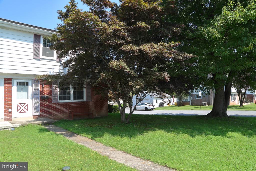 1745 Hemlock Road Lancaster, PA 17603 - Photo 1 of 27 Gallery Image 1