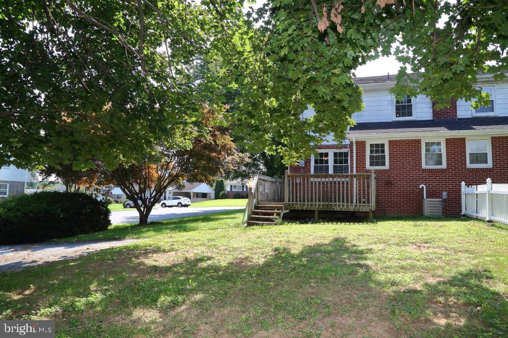 1745 Hemlock Road Lancaster, PA 17603 - Photo 4 of 27 Gallery Image 4