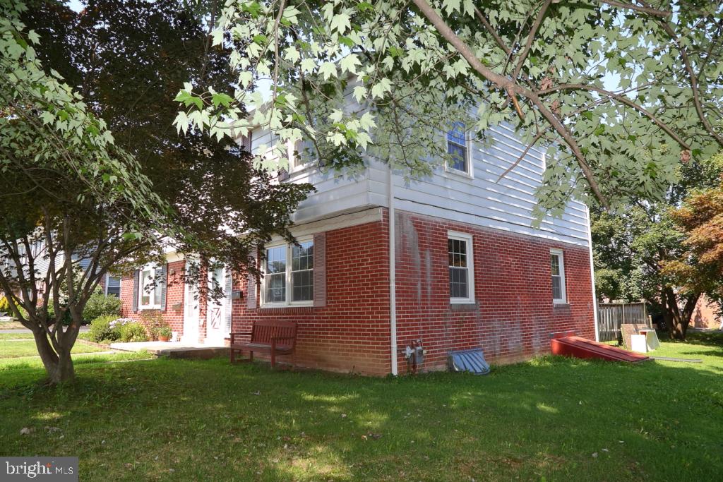 1745 Hemlock Road Lancaster, PA 17603 - Photo 8 of 27 Gallery Image 8
