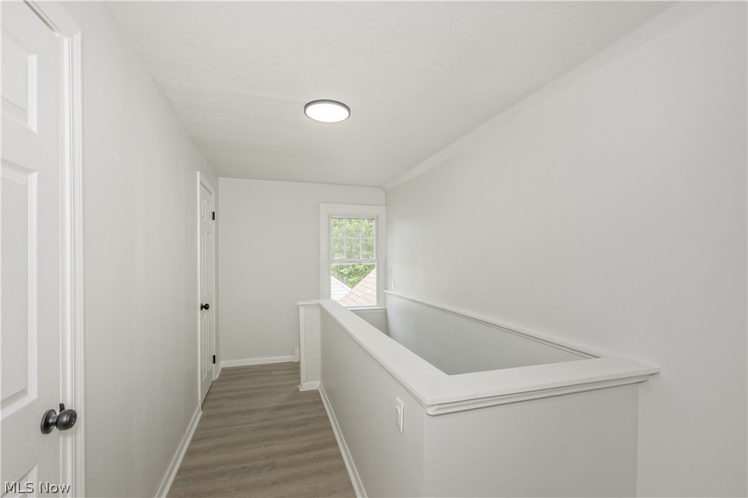 17917 McCracken Road Maple Heights, OH 44137 - Photo 27 of 48 2nd floor hall