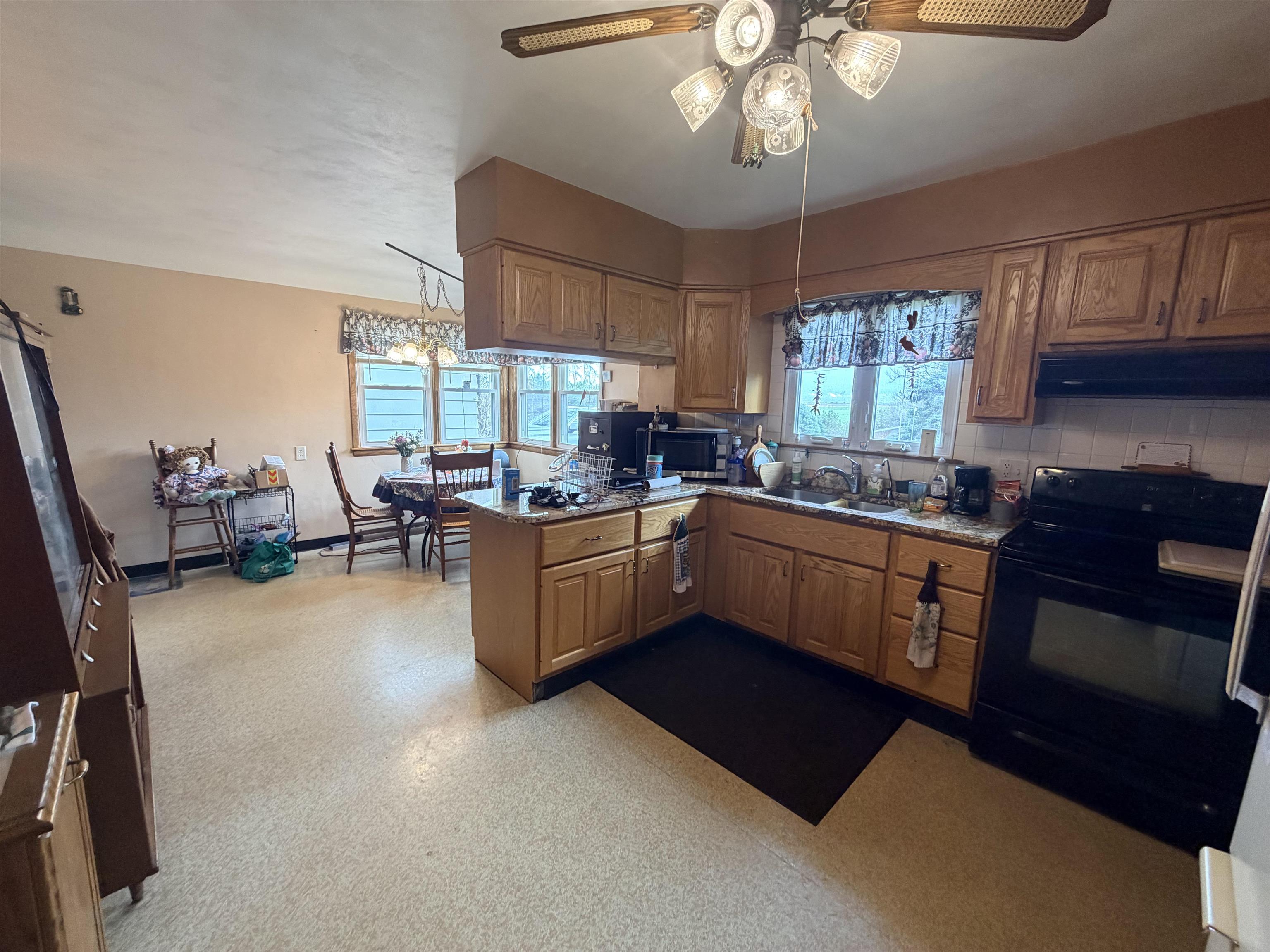 2280 South Rock City Road Ridott, IL 61067 - Photo 19 of 59