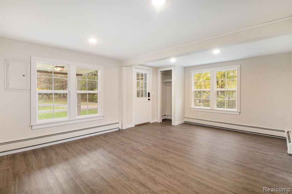 11425 Hibner Road Hartland, MI 48353 - Photo 3 of 16