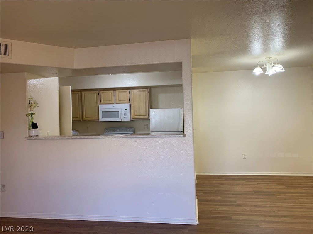 555 East Silverado Ranch Boulevard, Unit 1071 Las Vegas, NV 89183 - Photo 3 of 9