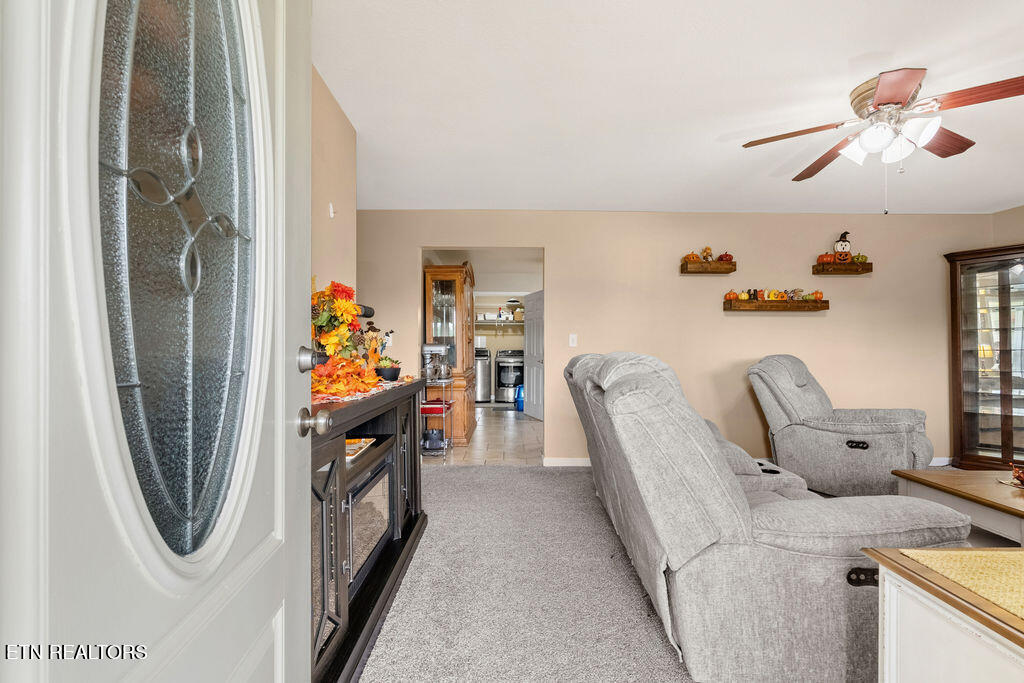 8524 Old Midway Road Lenoir City, TN 37772 - Photo 14 of 41 LR