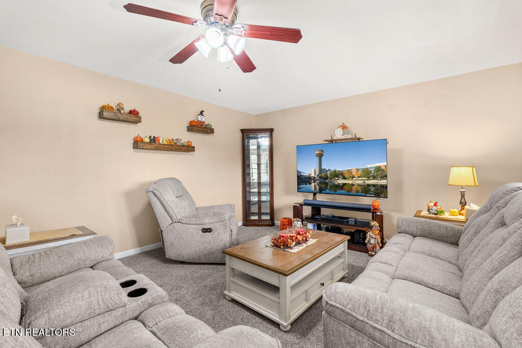 8524 Old Midway Road Lenoir City, TN 37772 - Photo 15 of 41 LR