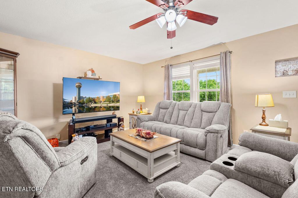 8524 Old Midway Road Lenoir City, TN 37772 - Photo 17 of 41 LR