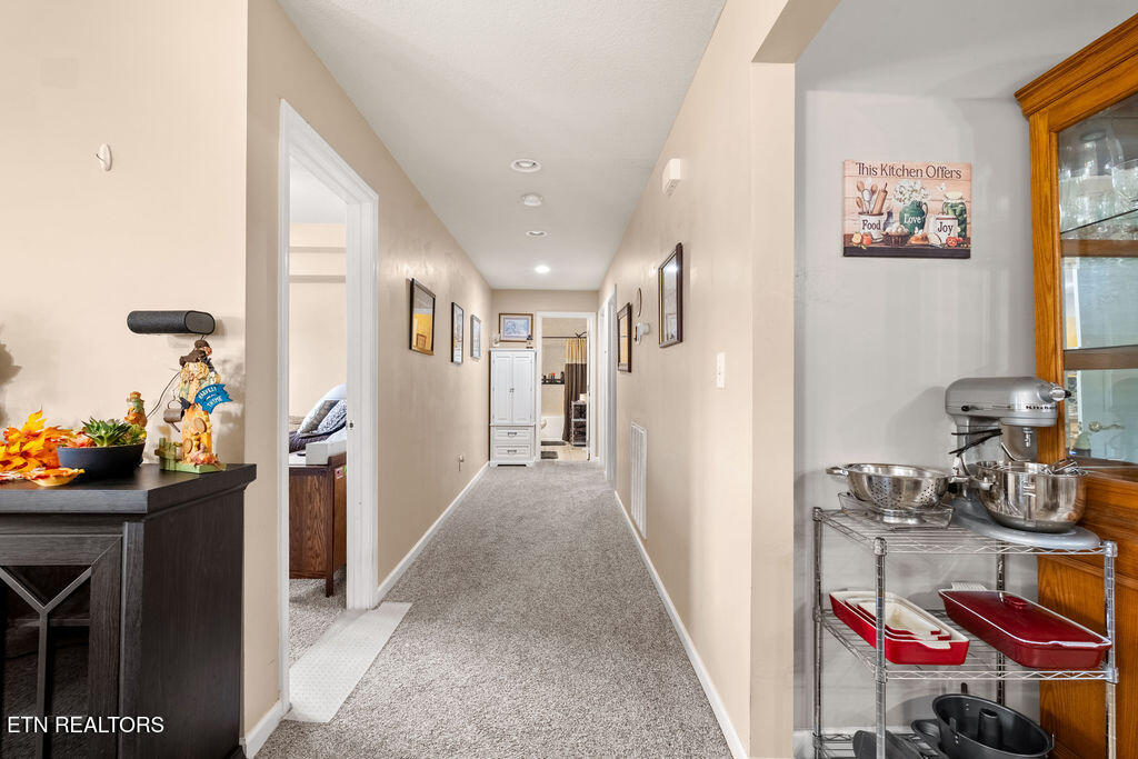 8524 Old Midway Road Lenoir City, TN 37772 - Photo 20 of 41 Wide Hallway