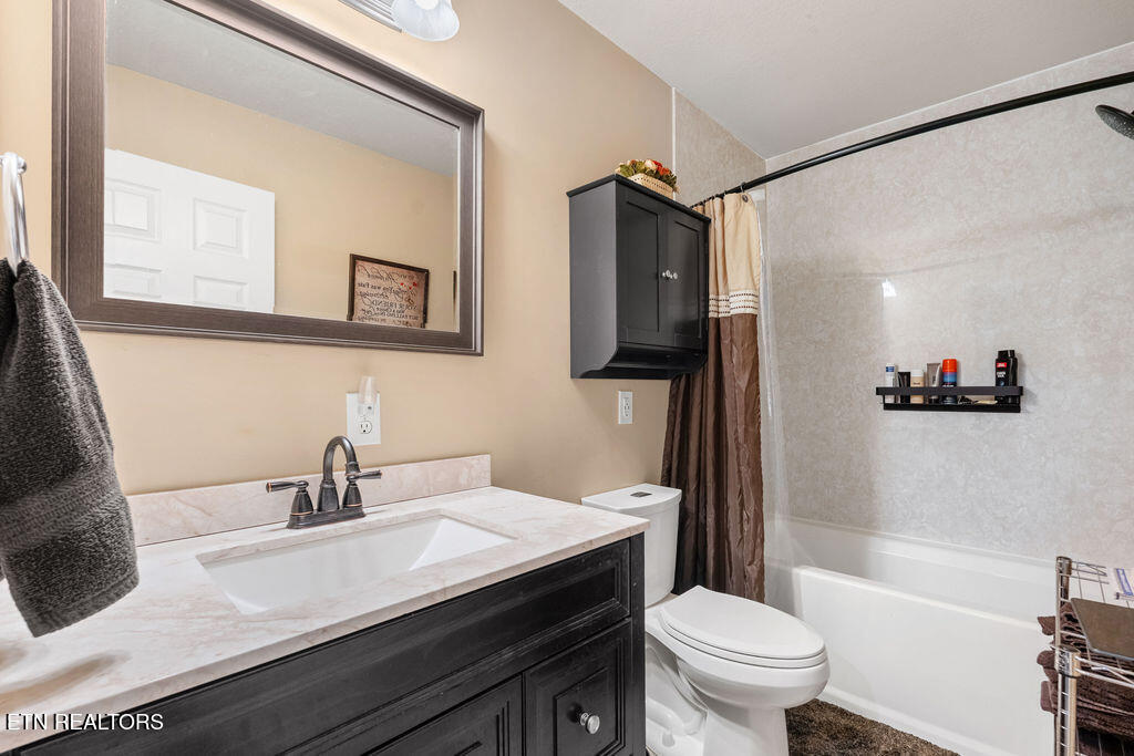 8524 Old Midway Road Lenoir City, TN 37772 - Photo 28 of 41 Guest BA