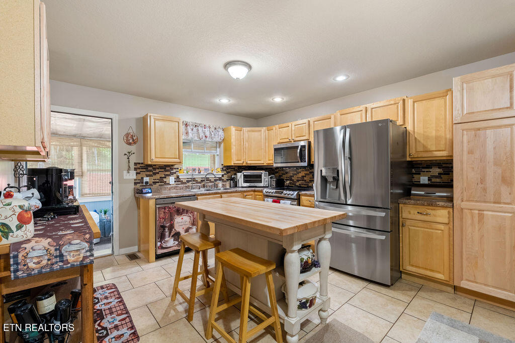 8524 Old Midway Road Lenoir City, TN 37772 - Photo 35 of 41 Kitchen