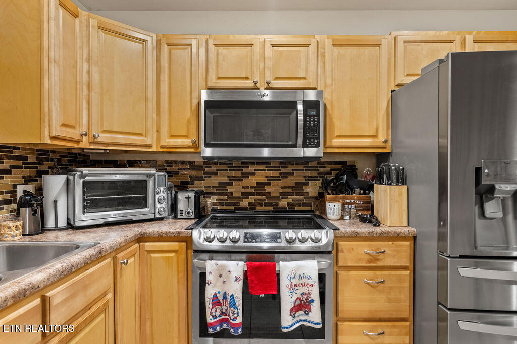 8524 Old Midway Road Lenoir City, TN 37772 - Photo 38 of 41 Kitchen