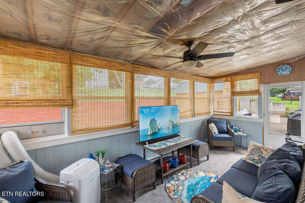 8524 Old Midway Road Lenoir City, TN 37772 - Photo 39 of 41 Sun Room